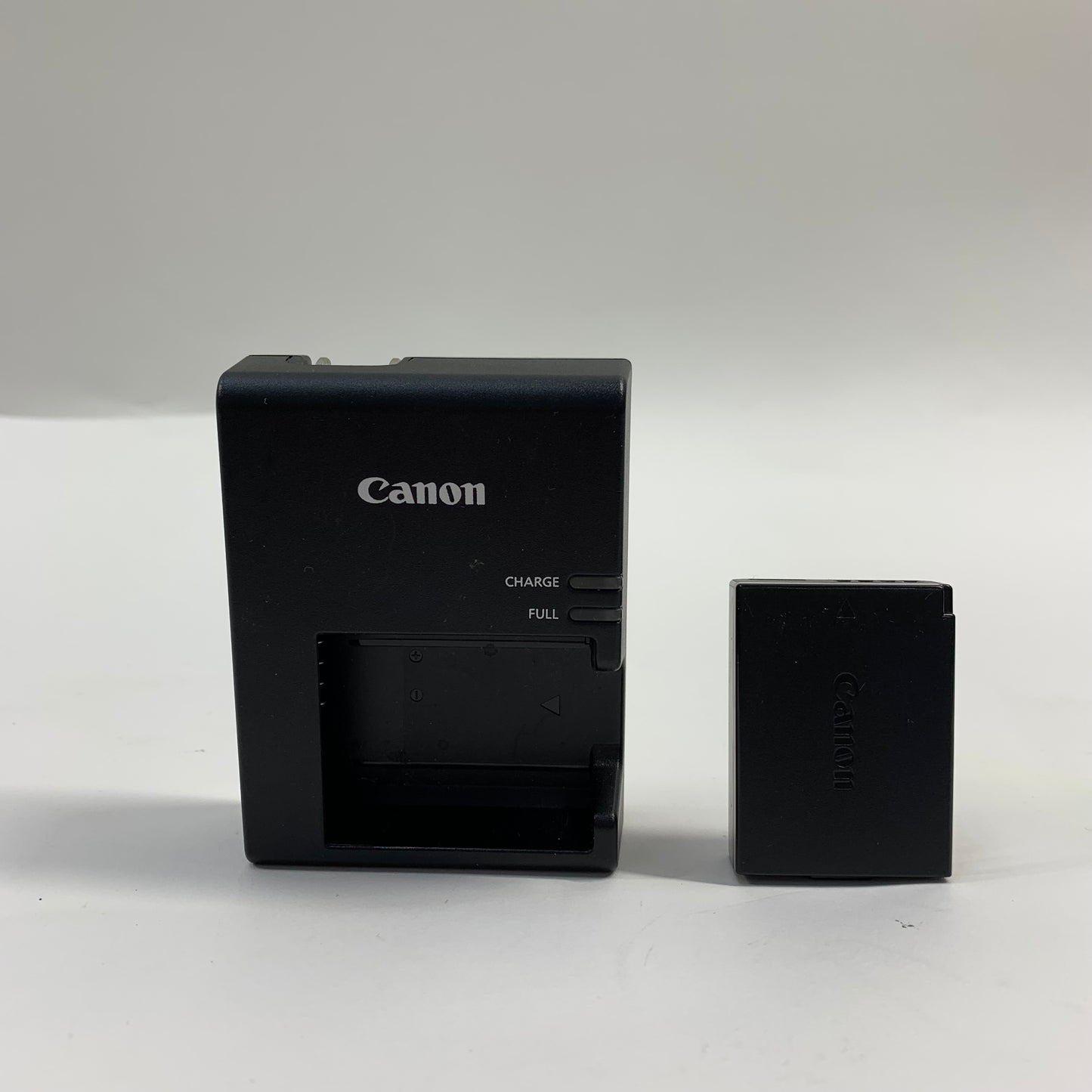 Canon EOS Rebel T3 12.2MP Digital SLR DSLR Camera