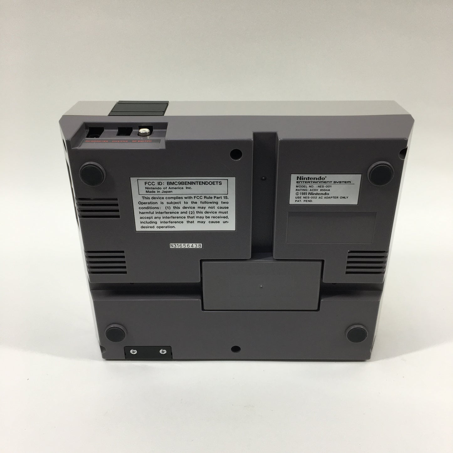 Nintendo Entertainment System NES Video Game Console NES-001 Gray