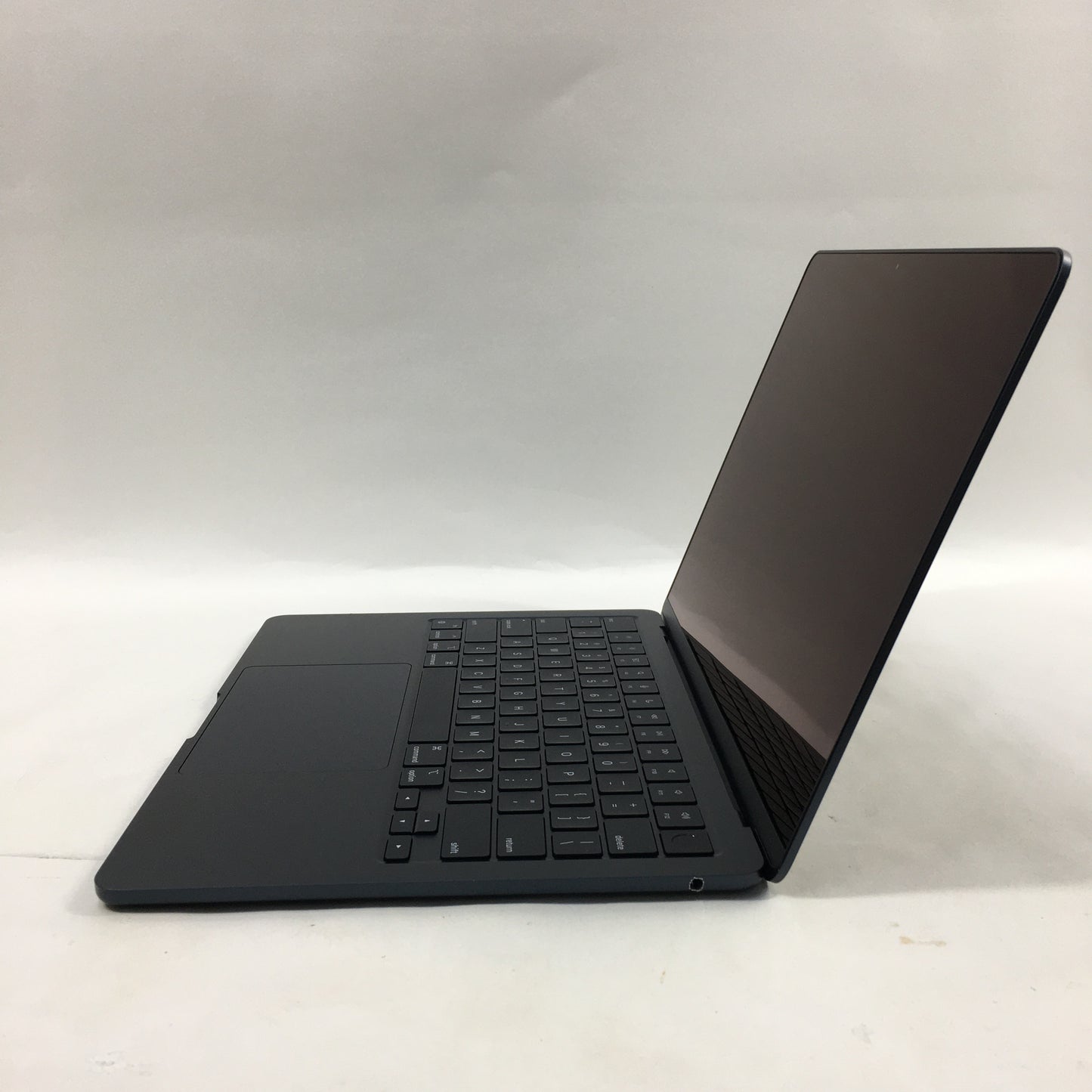 2022 Apple MacBook Air 13.6" M2 8C GPU 3.5GHz 8GB RAM 256GB SSD A2681
