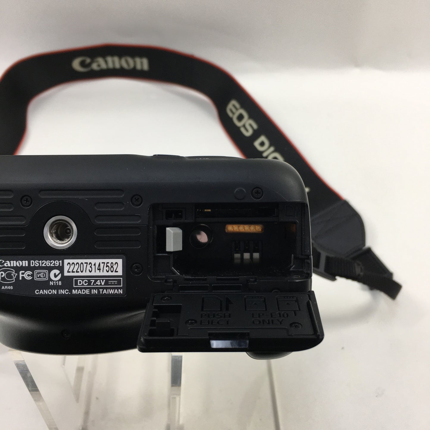 Canon EOS Rebel T3 12.2MP Digital SLR DSLR Camera