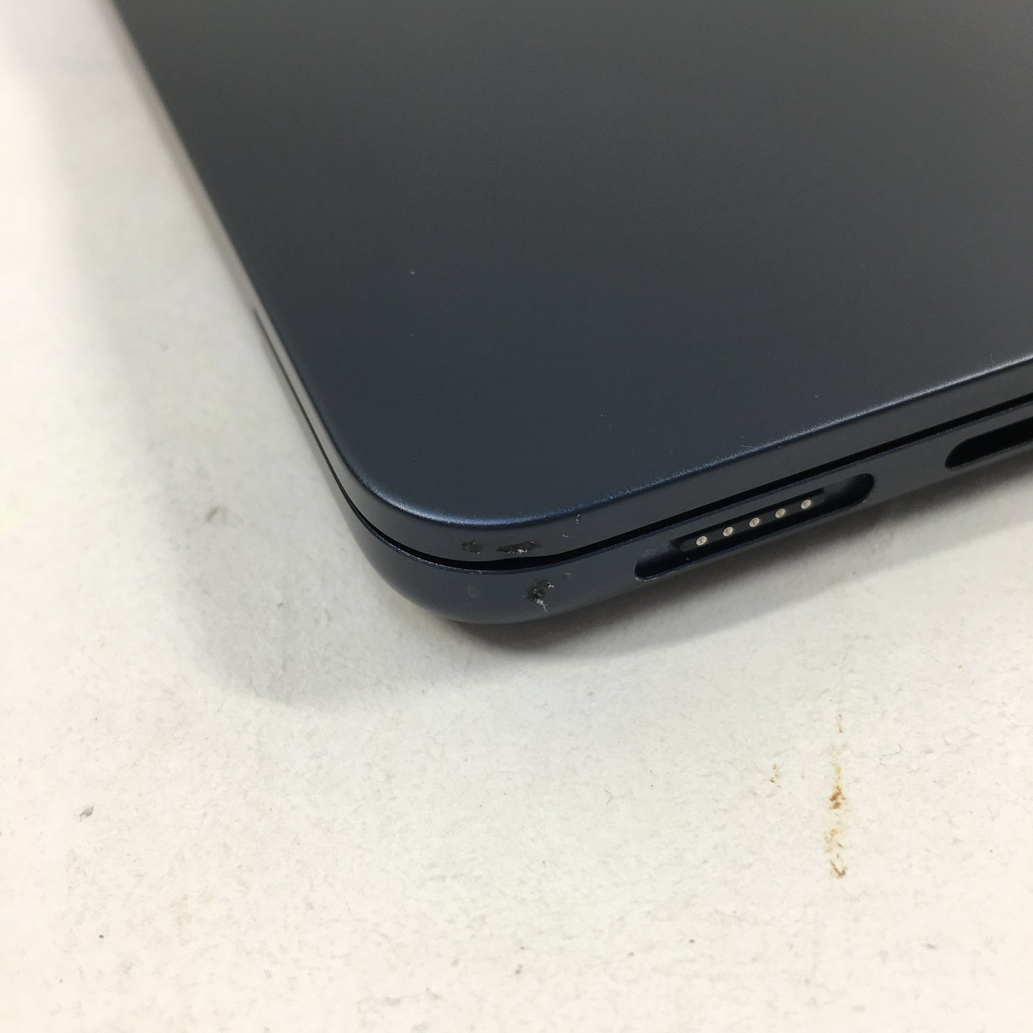 2022 Apple MacBook Air 13.6" M2 8C GPU 3.5GHz 8GB RAM 256GB SSD A2681