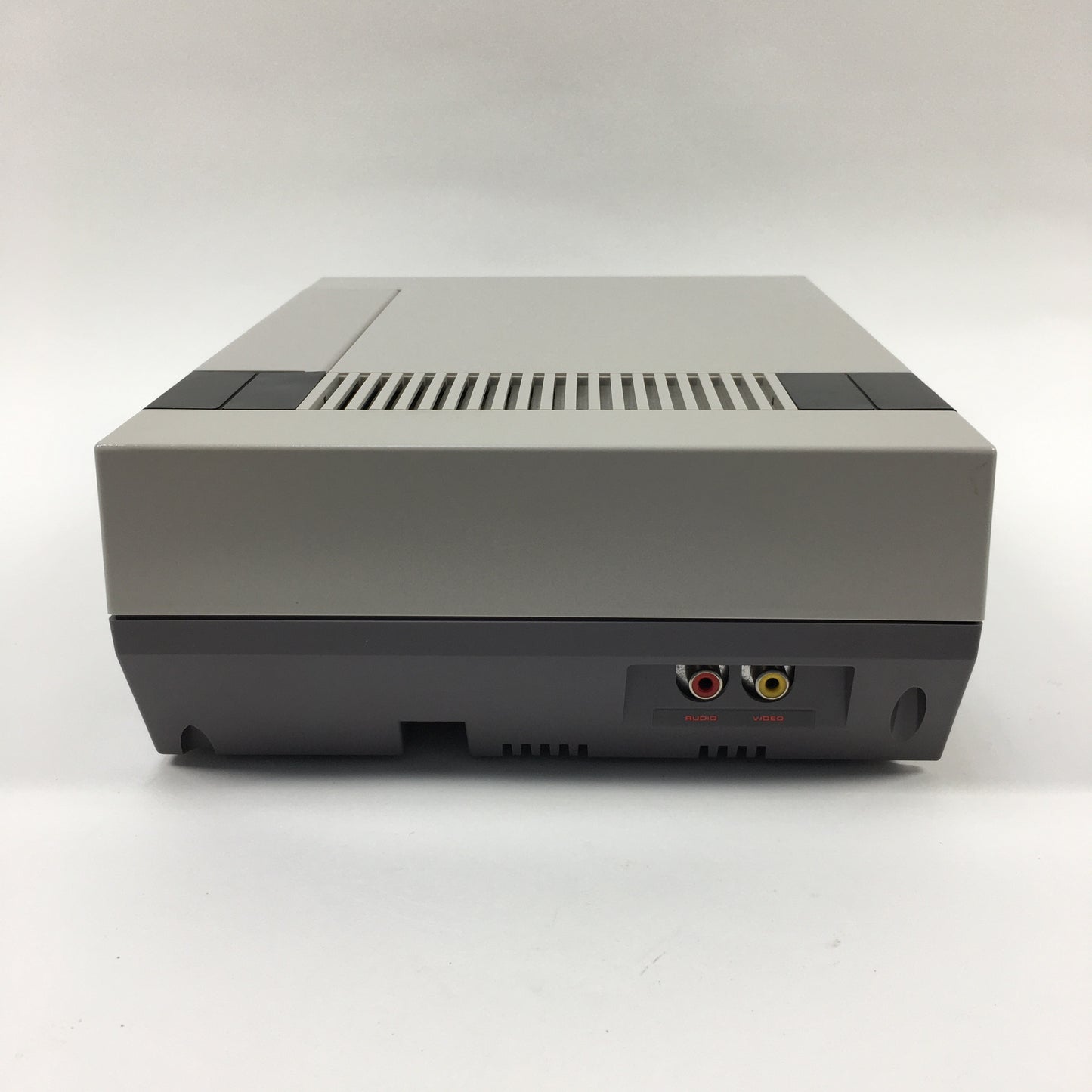 Nintendo Entertainment System NES Video Game Console NES-001 Gray