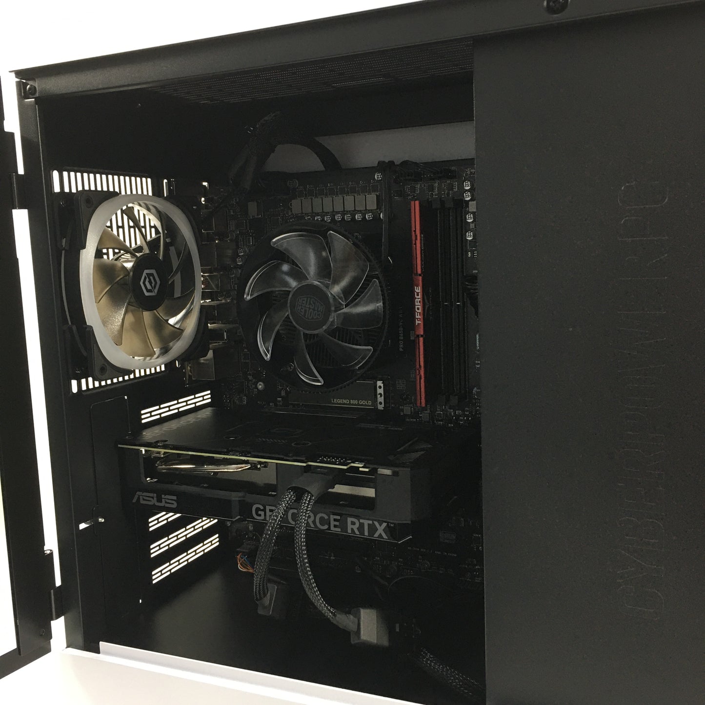 CyberPower Custom PC Ryzen 7 7700 16GB RAM 2TB SSD ASUS Geforce RTX 4070 Super