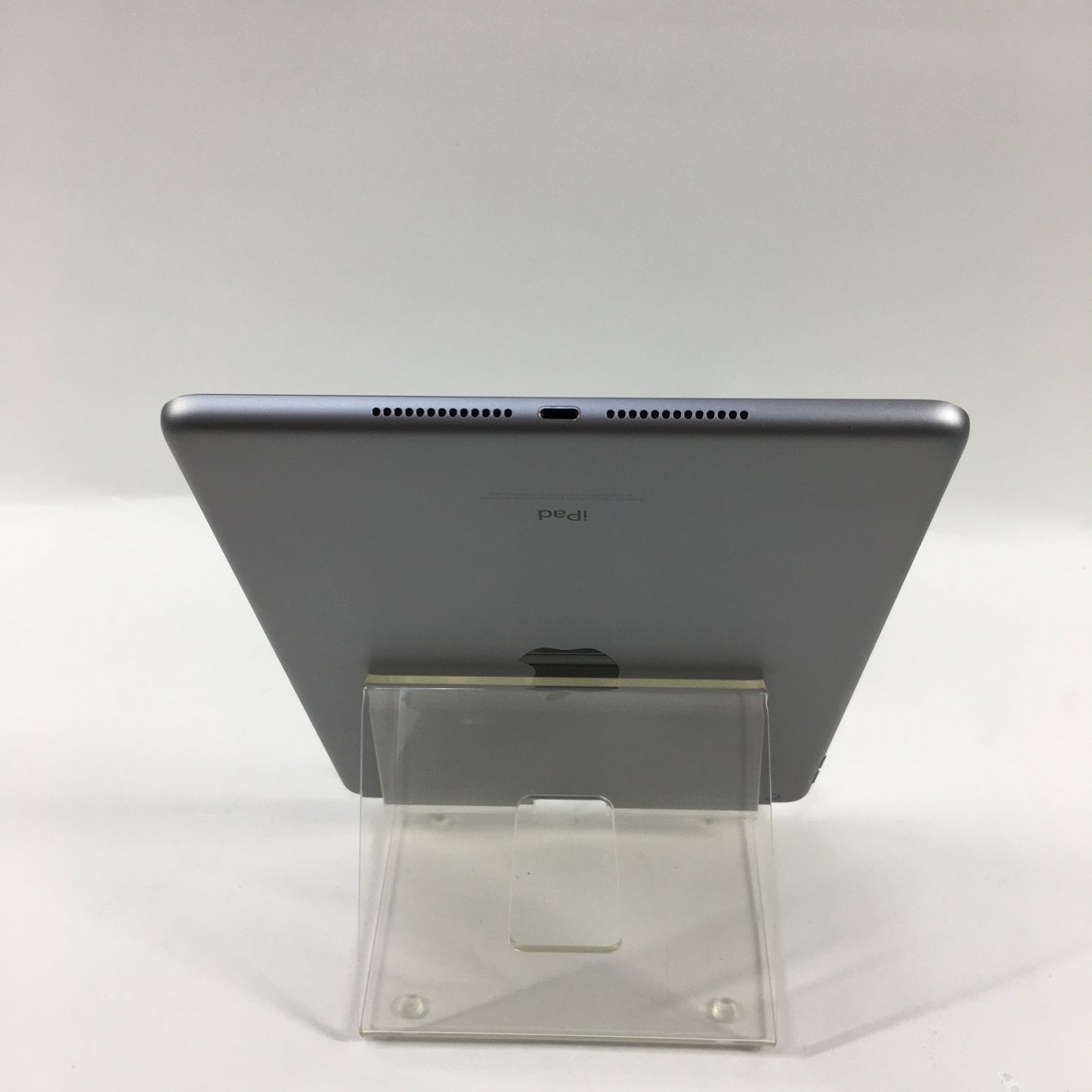 WiFi Only Apple iPad 6th Gen 32GB 17.7.1 Space gray MR7F2LL/A