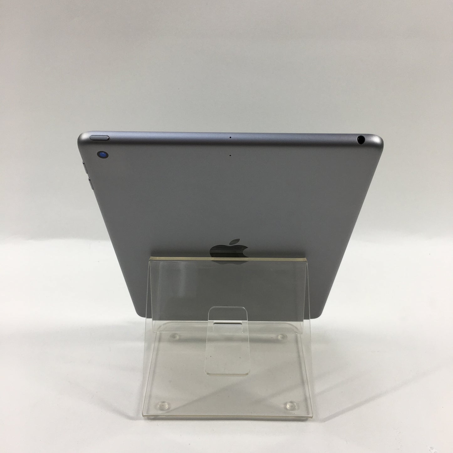 WiFi Only Apple iPad 6th Gen 32GB 17.7.1 Space gray MR7F2LL/A