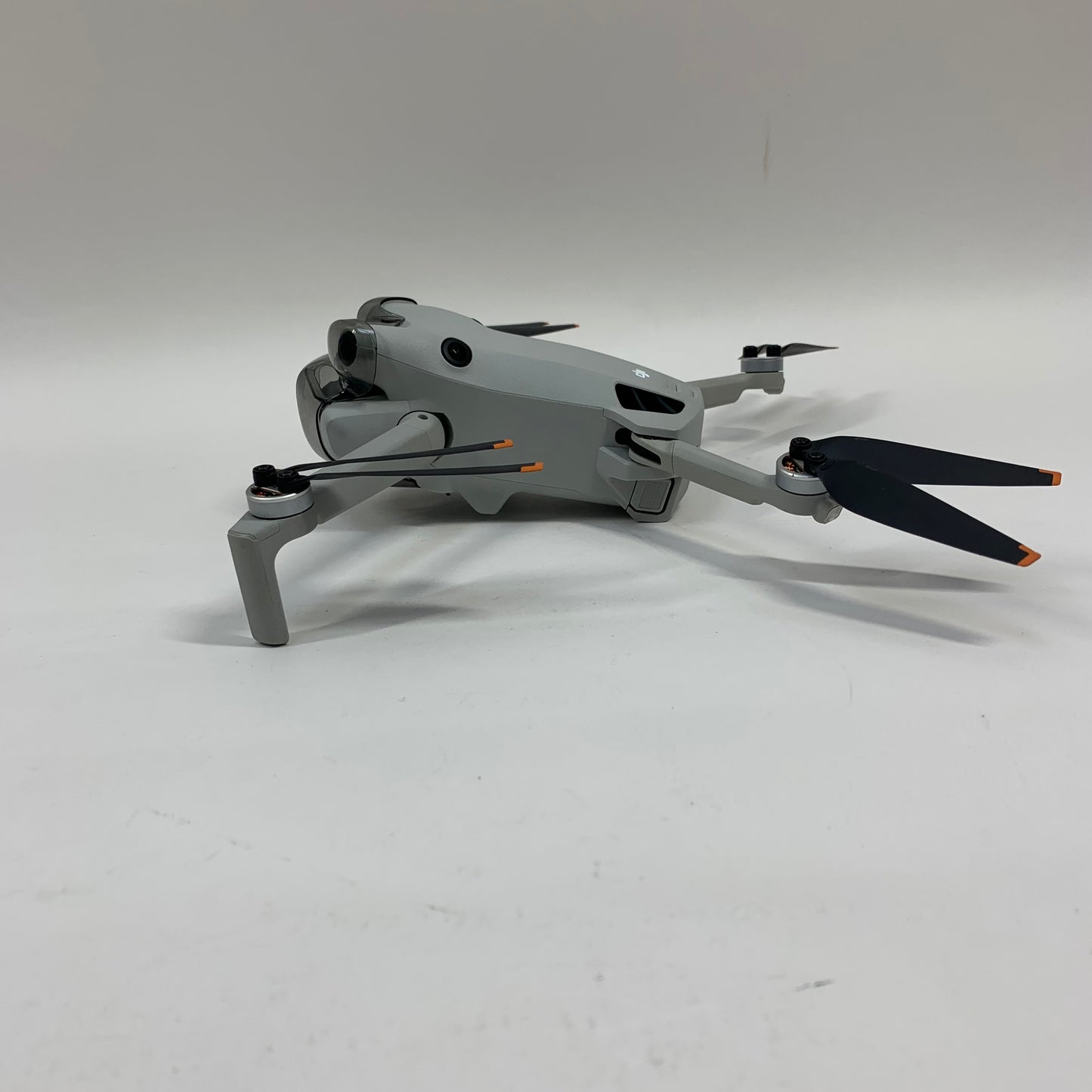 DJI Mini 4 Pro Mini Drone MT4MFVD  Fly More Combo