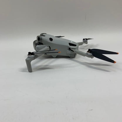 DJI Mini 4 Pro Mini Drone MT4MFVD  Fly More Combo
