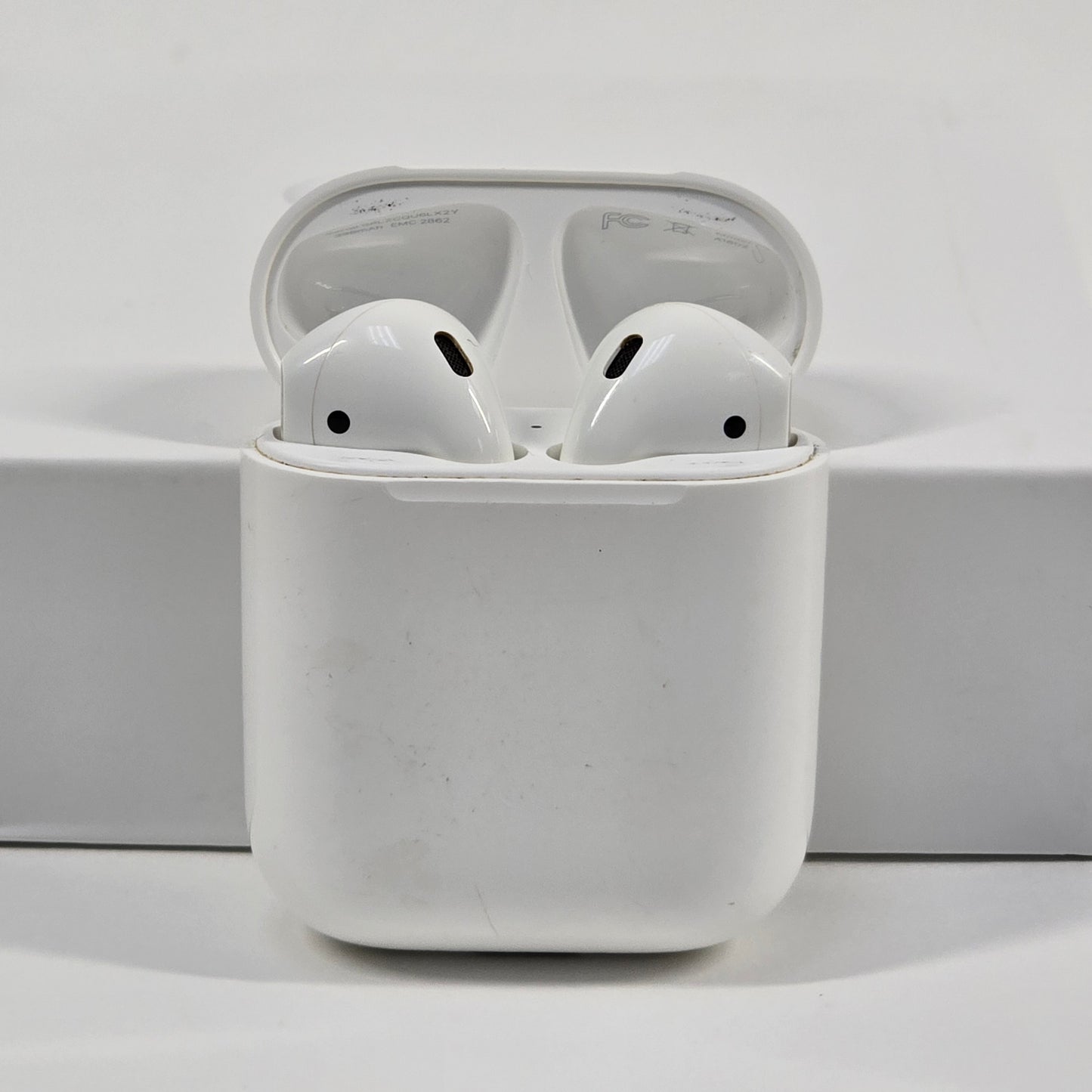 Apple AirPods 2nd Gen with Charging Case A2031 A2032 A1602 MV7N2AM/A