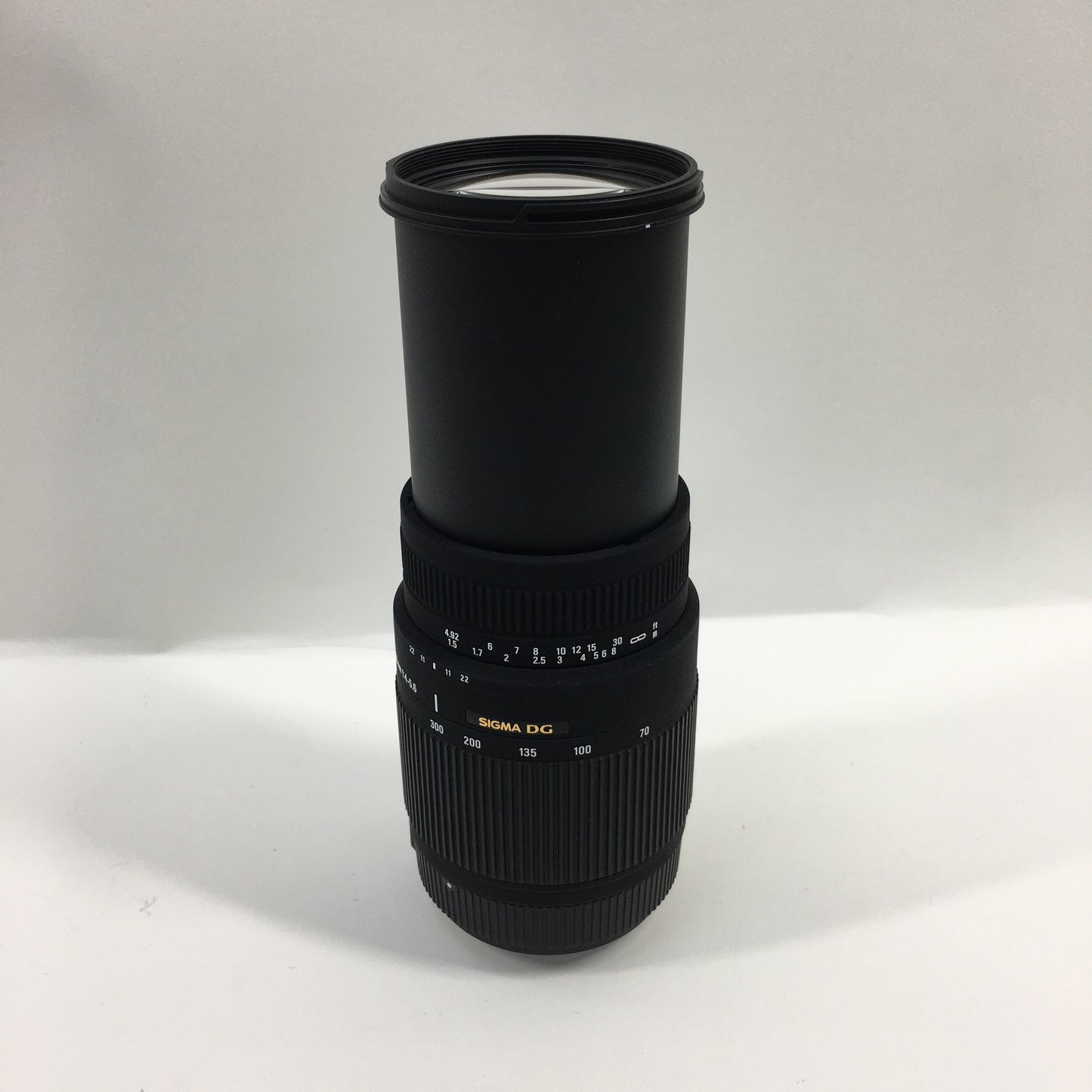 Sigma 70-300mm f/4-5.6 70-300mm f/4-5.6 For Sony A-Mount