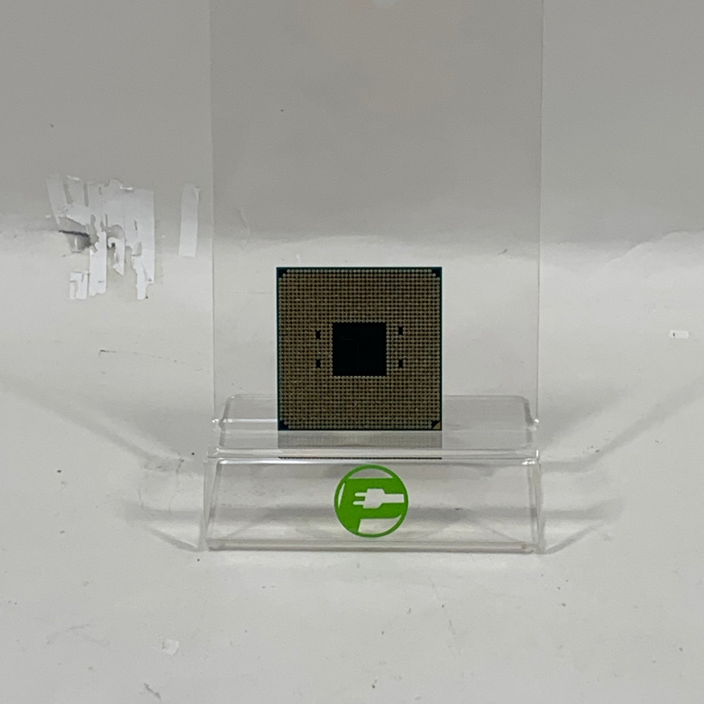 Broken AMD Ryzen 5 5600G 3.90GHz 6 Core 100-000000252 12 Thread AM4 READ