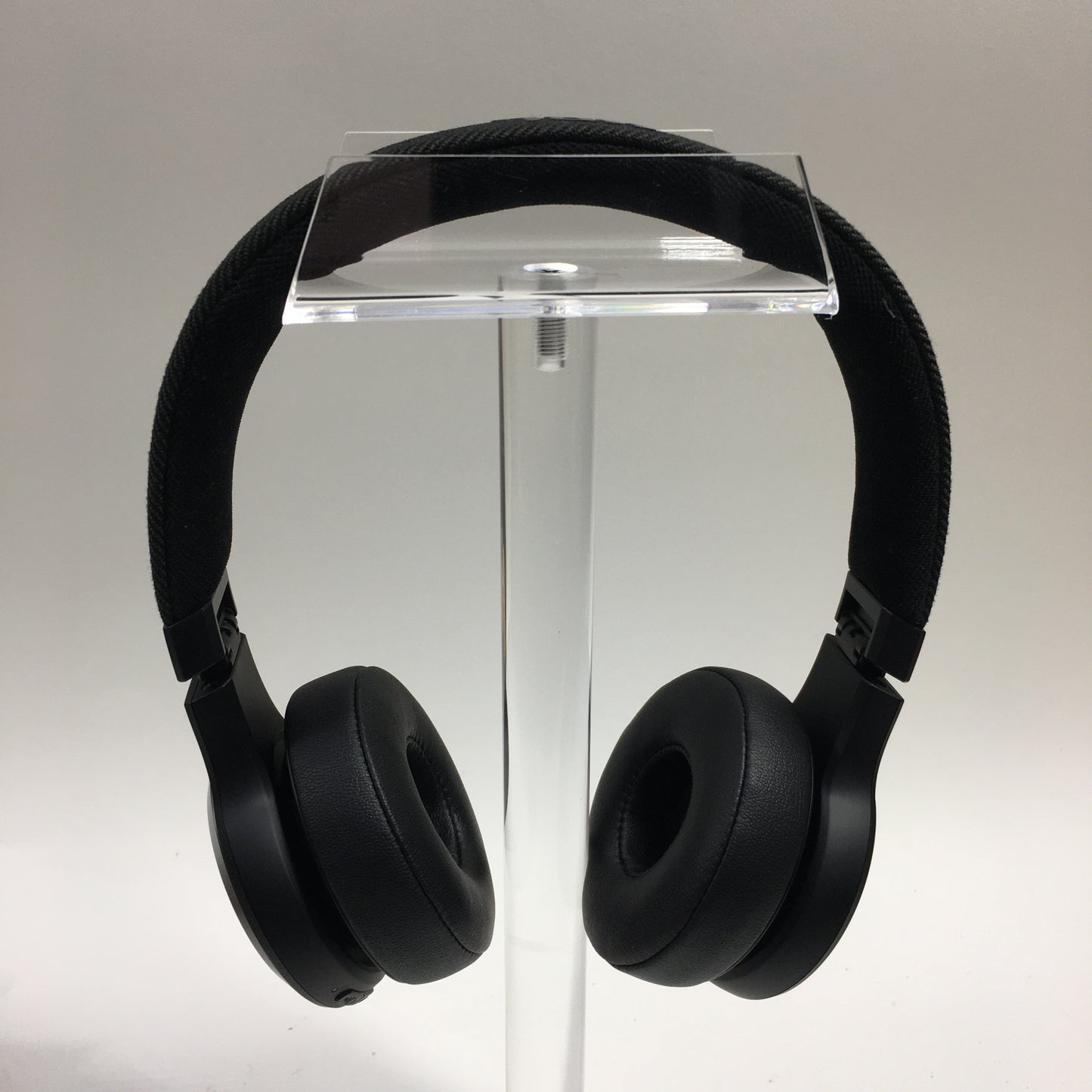 JBL Live 675 NC Noise-Cancelling Wireless On-Ear Bluetooth Headphones Black