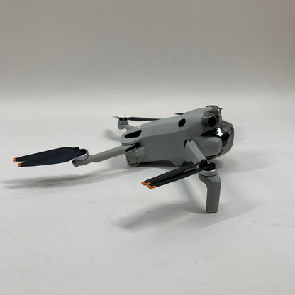 DJI Mini 4 Pro Mini Drone MT4MFVD  Fly More Combo