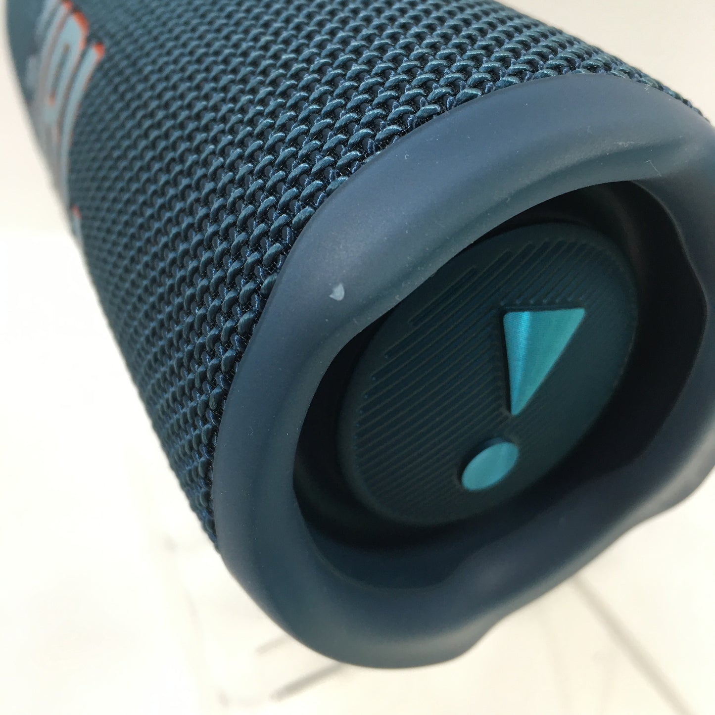 JBL Flip 6 Portable Wireless Bluetooth Speaker Blue JBLFLIP6BLUAM-NB