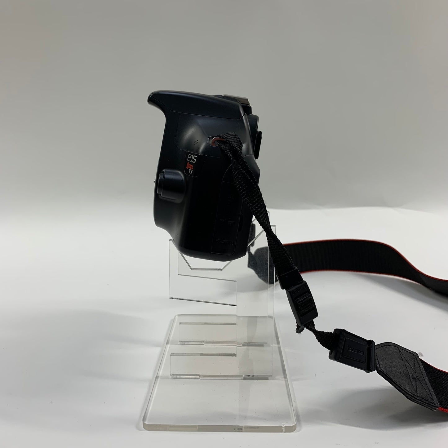 Canon EOS Rebel T3 12.2MP Digital SLR DSLR Camera