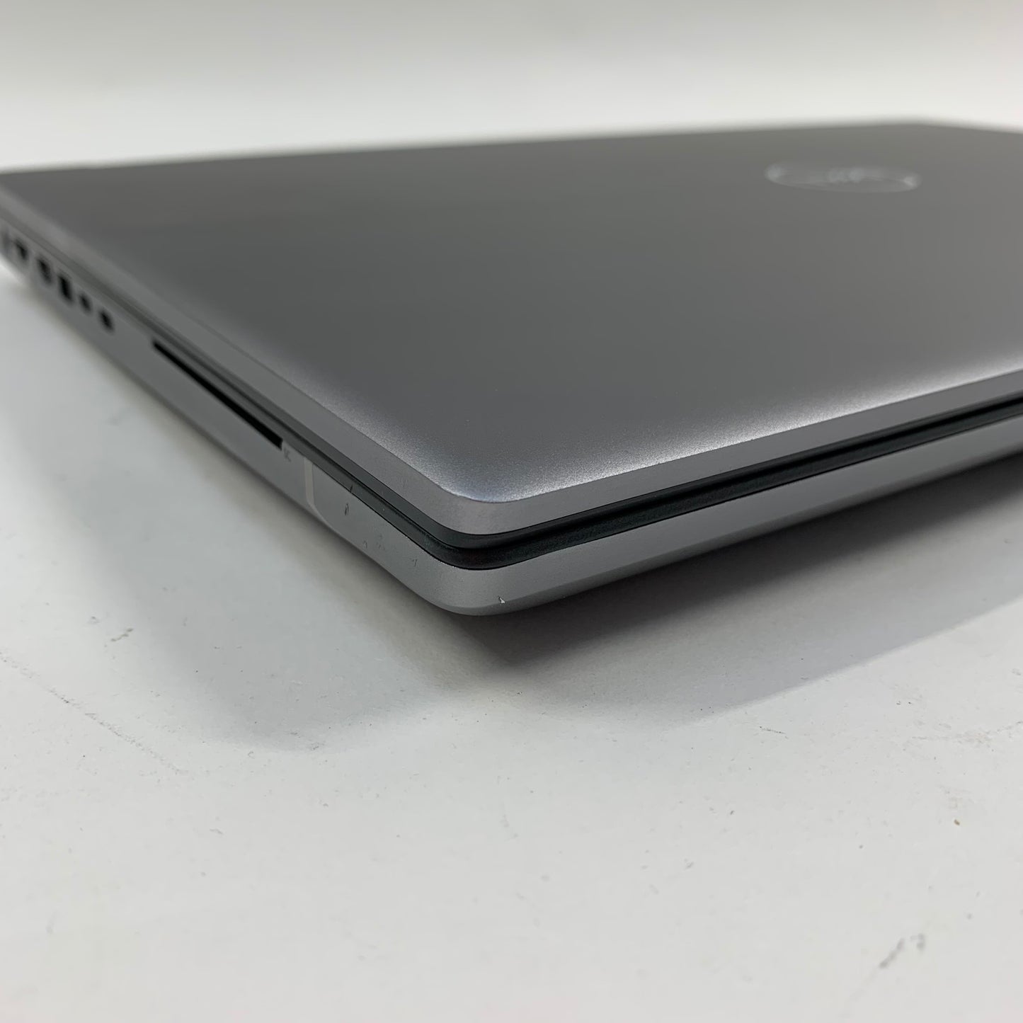 Dell Precision 7770 17.3" i5-12600HX 2,5 16GB RAM 256GB SSD