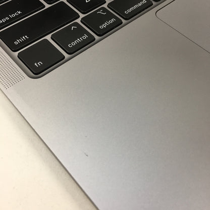 2020 Apple MacBook Pro 13.3" i5 2.0GHz 16GB RAM 1TB SSD Space gray A2251
