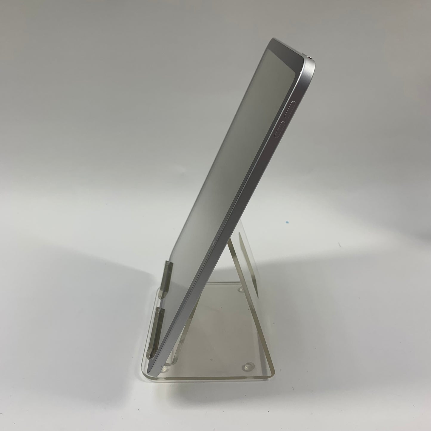 WiFi Only Apple iPad 11" (A16) 128GB Silver MD3Y4LL/A