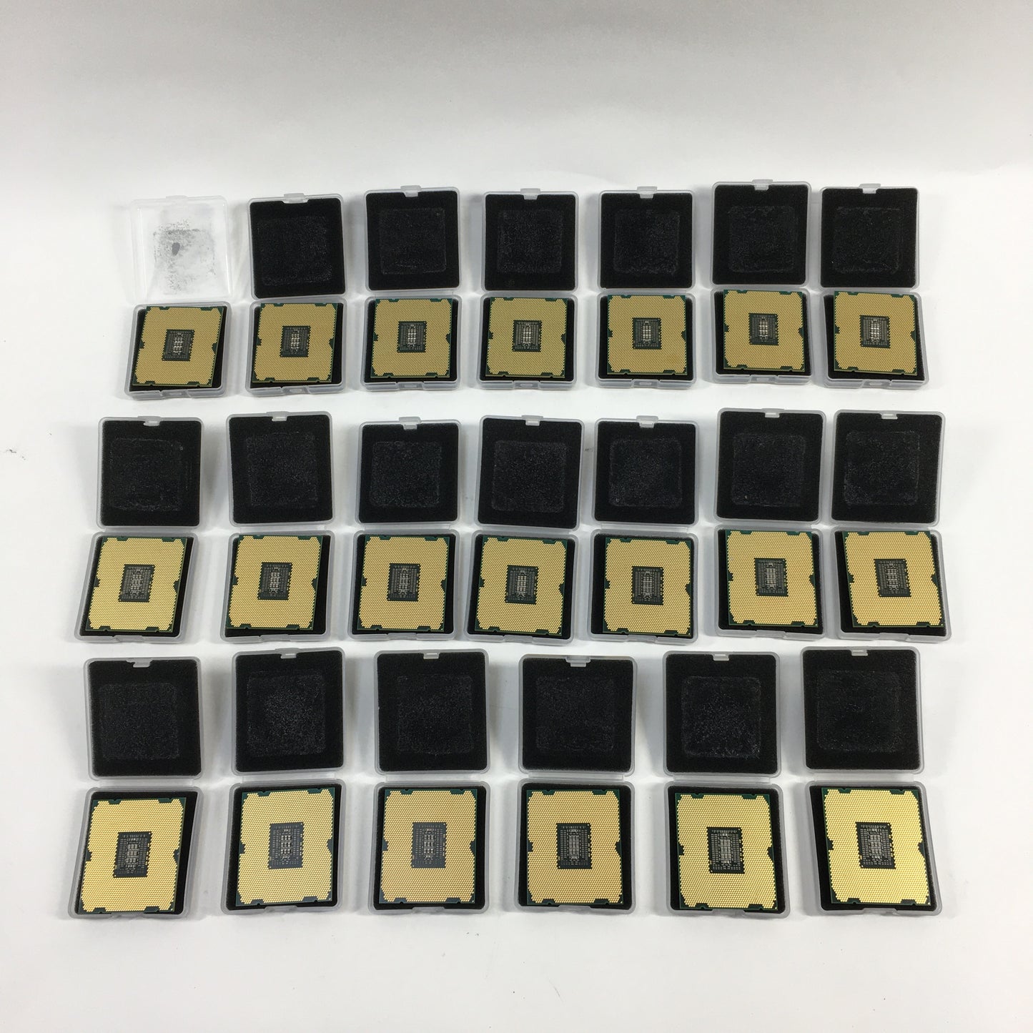 Lot of 20 Intel E5-2670 2.60GHz 8 Core SR0KX 16 Tread LGA 2011