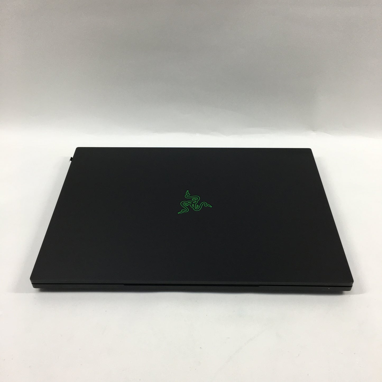 Razer Blade 18 RZ09-0509 18" i9-14900HX 2.2GHz 32GB RAM 1TB SSD GeForce RTX 4070