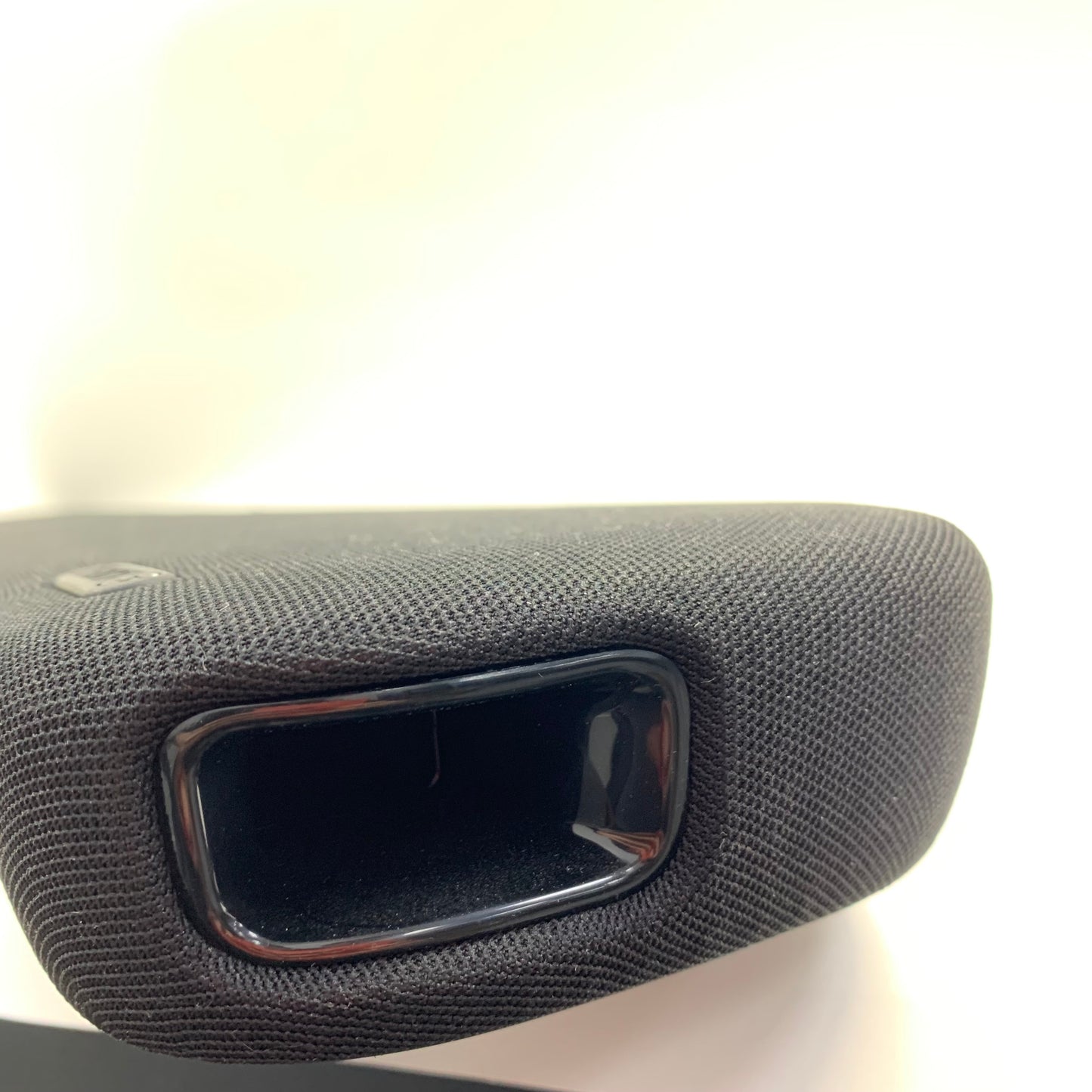 Yamaha ATS-1090 Sound Bar with Dual Built-in Subwoofers Black VCK7180