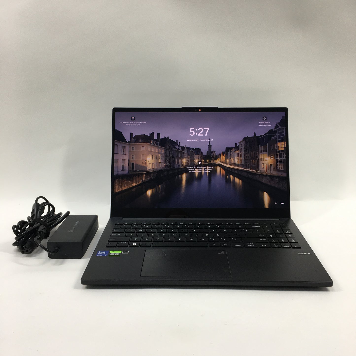 Asus Vivobook Pro 15 Q543M 15.6" Core Ultra 9 185H 24GB 2TB 2.5GHz SSD RTX 3050