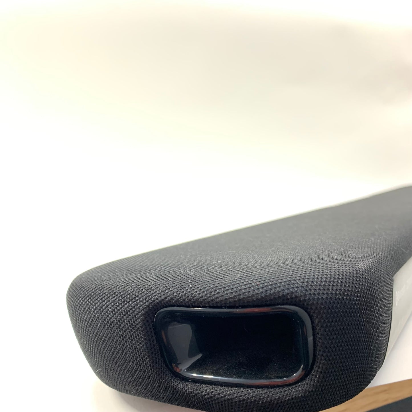 Yamaha ATS-1090 Sound Bar with Dual Built-in Subwoofers Black VCK7180