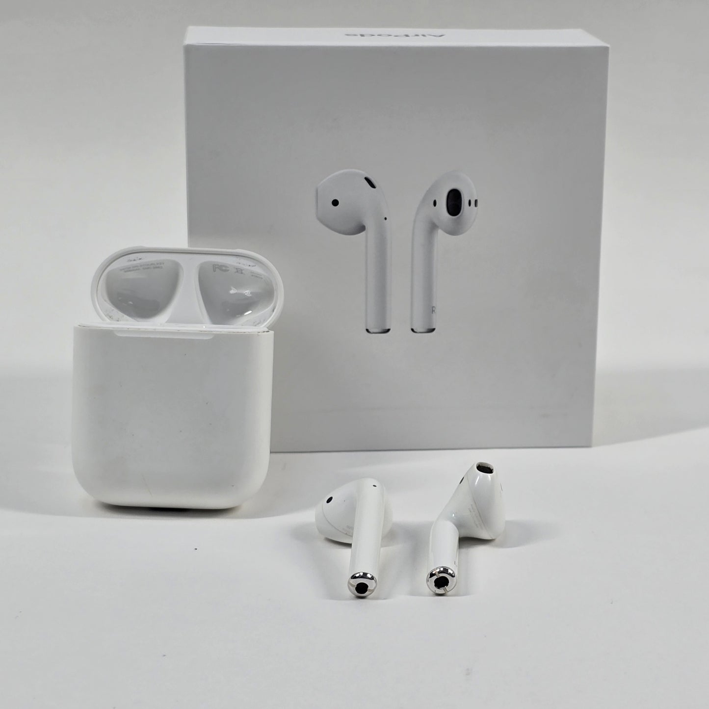 Apple AirPods 2nd Gen with Charging Case A2031 A2032 A1602 MV7N2AM/A