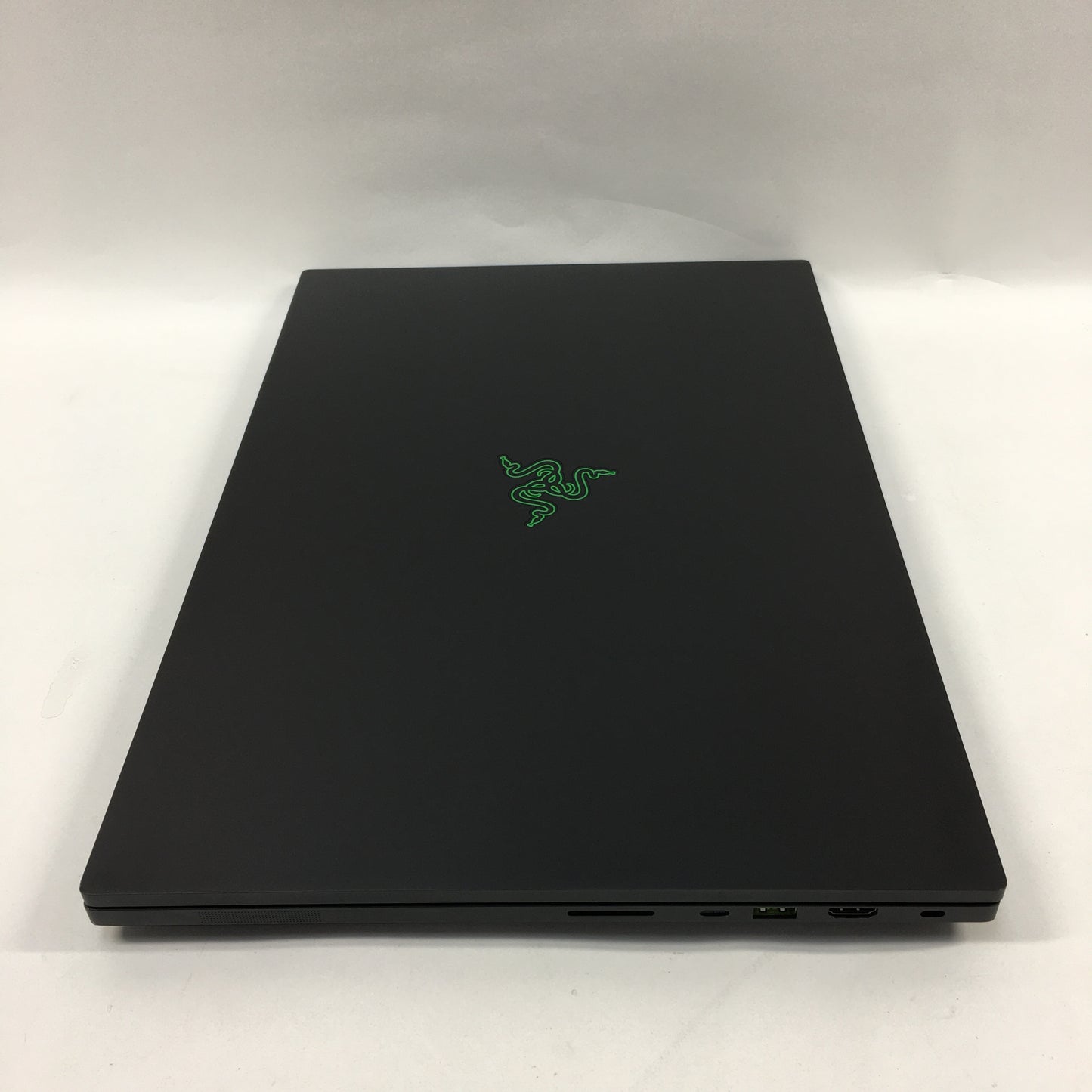 Razer Blade 18 RZ09-0509 18" i9-14900HX 2.2GHz 32GB RAM 1TB SSD GeForce RTX 4070