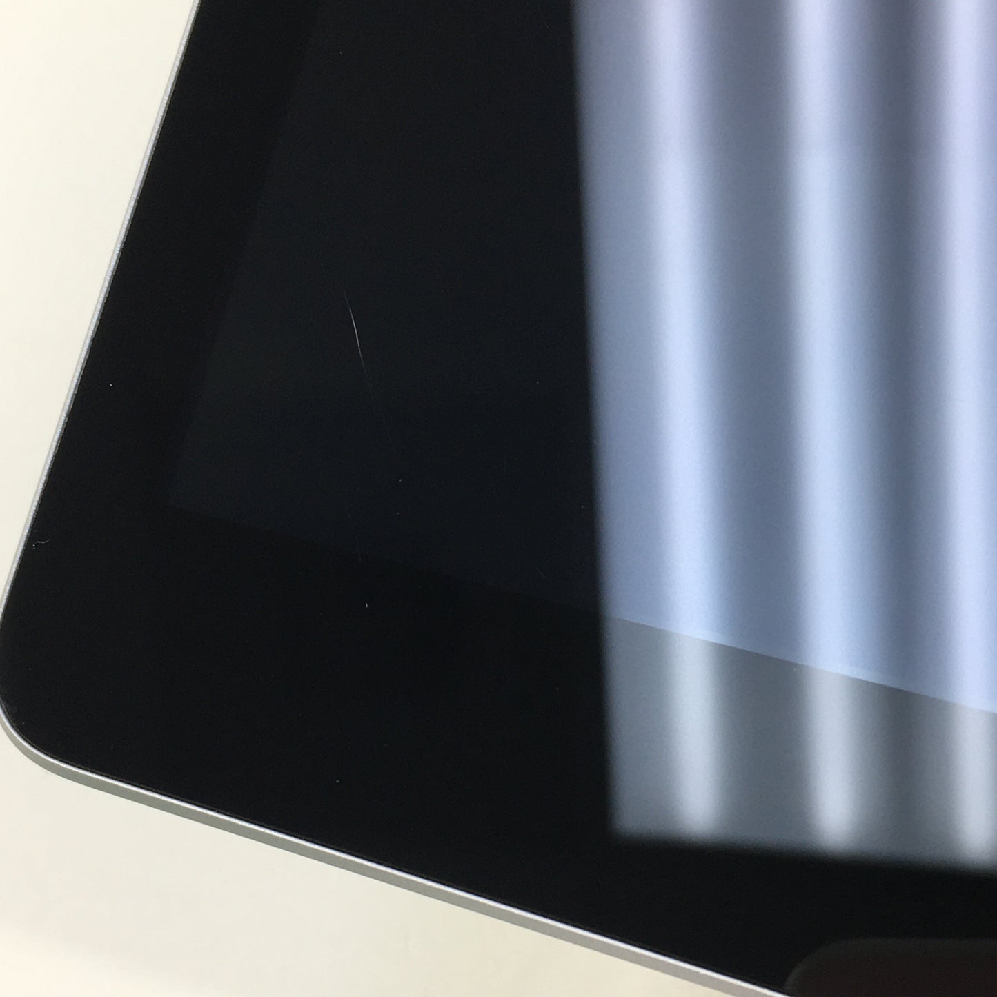 WiFi Only Apple iPad 6th Gen 32GB 17.7.1 Space gray MR7F2LL/A