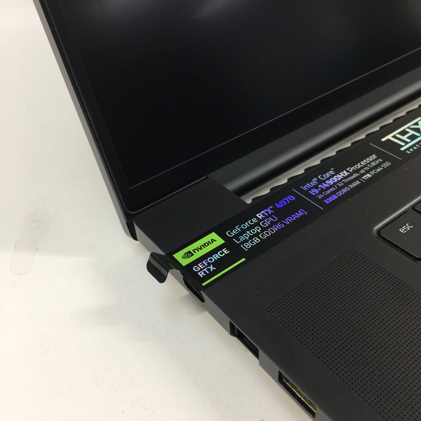 Razer Blade 18 RZ09-0509 18" i9-14900HX 2.2GHz 32GB RAM 1TB SSD GeForce RTX 4070