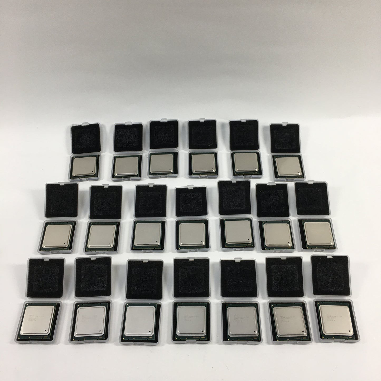 Lot of 20 Intel E5-2670 2.60GHz 8 Core SR0KX 16 Thread LGA 2011