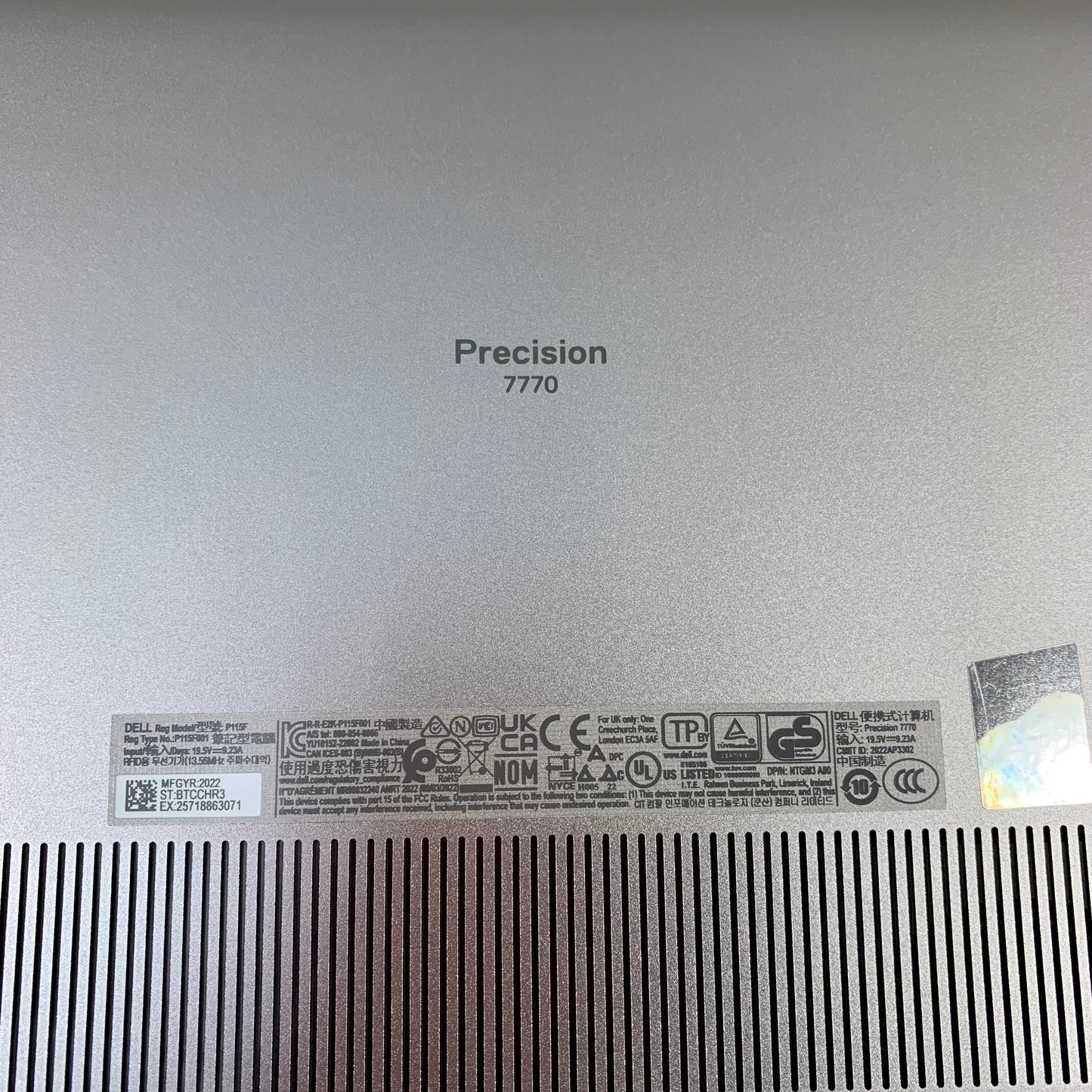 Dell Precision 7770 17.3" i5-12600HX 2,5 16GB RAM 256GB SSD