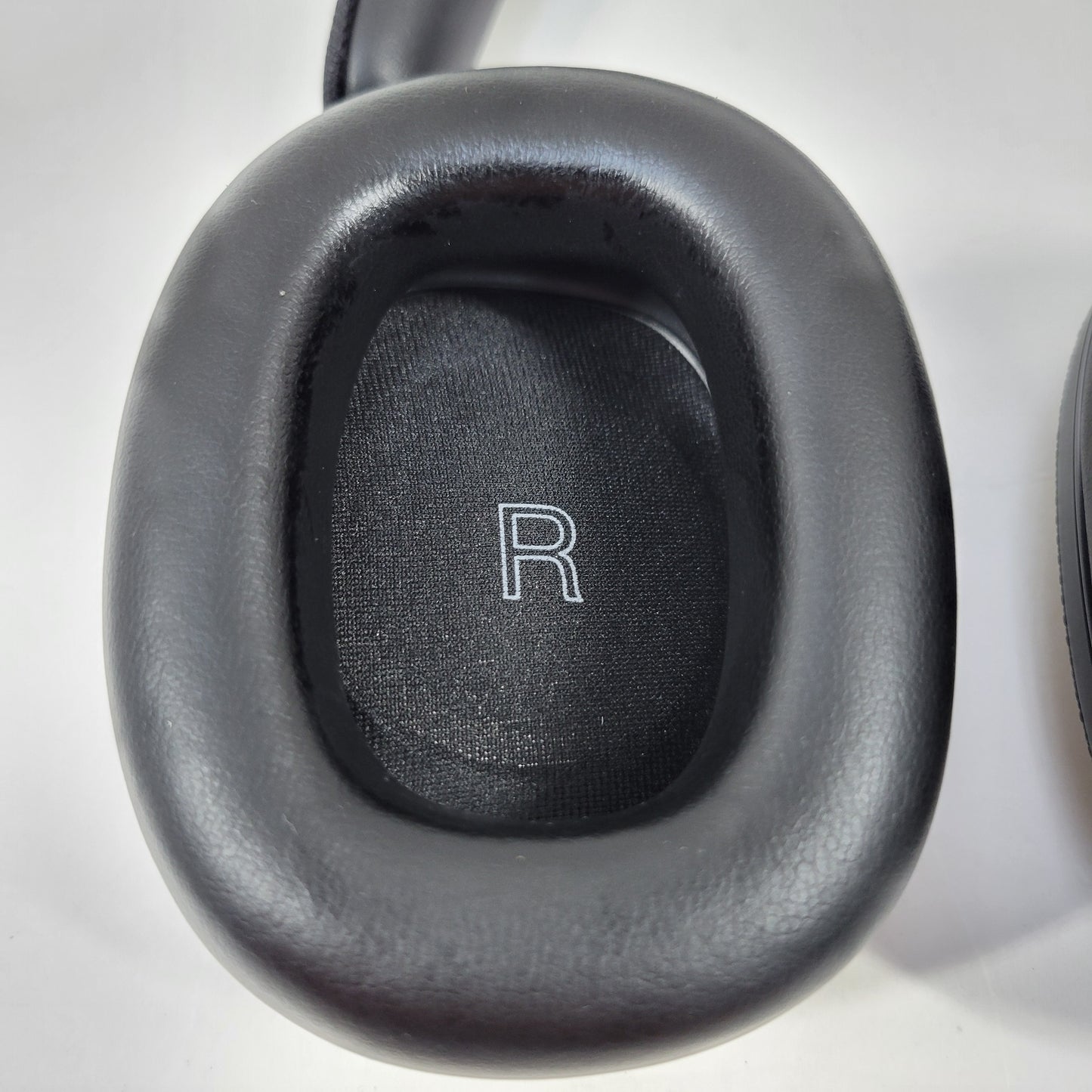 Bowers & Wilkins Px7 S2e Wireless Over-Ear Bluetooth Headphones Black FP44520