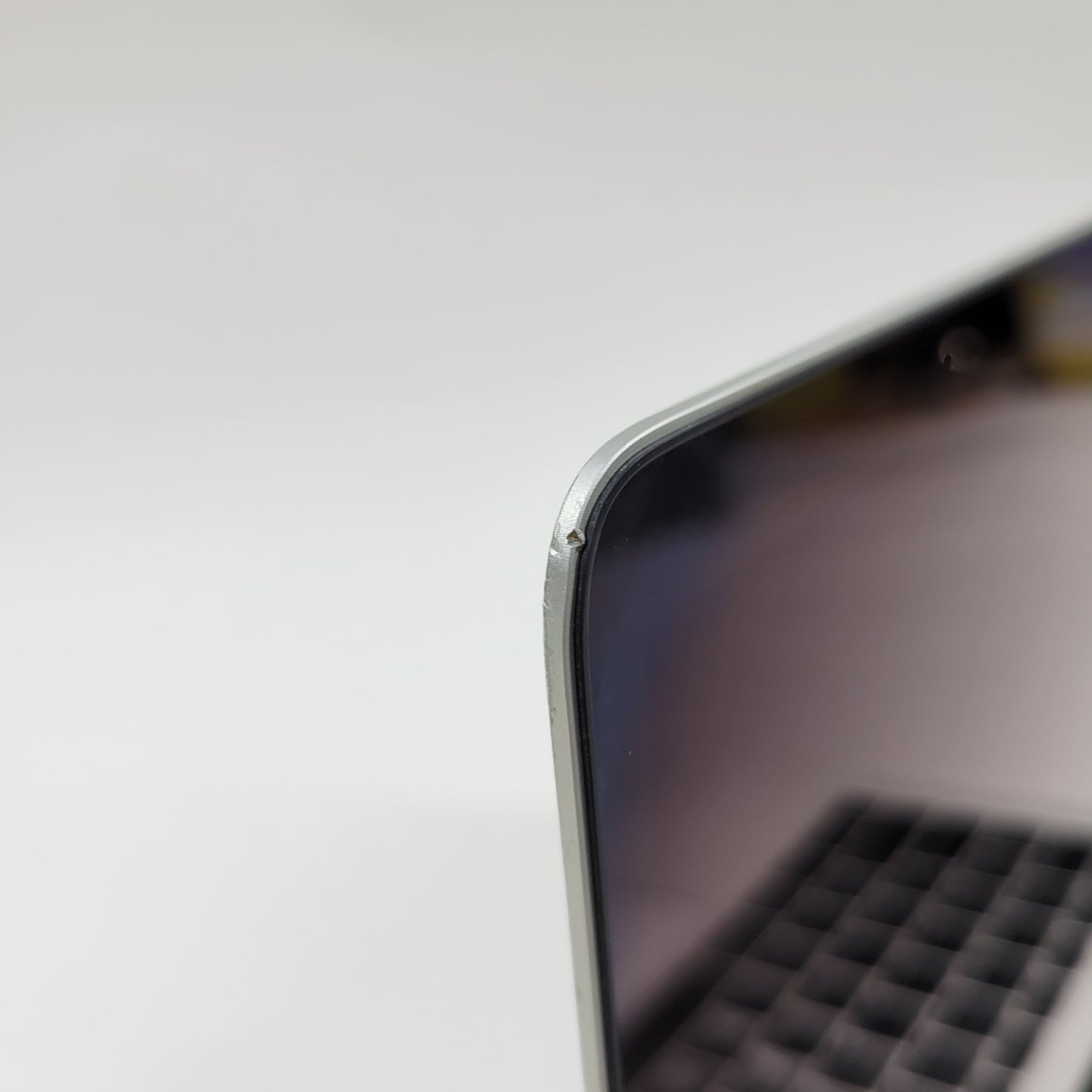 2018 Apple MacBook Air 13.3" i5 1.6GHz 8GB RAM 256GB SSD Silver A1932