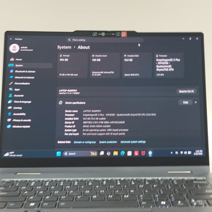 Lenovo IdeaPad 5 2-in-1 83GH0002US 14" Snapdragon X Plus 3.2GHz 16GB RAM 9 SSD
