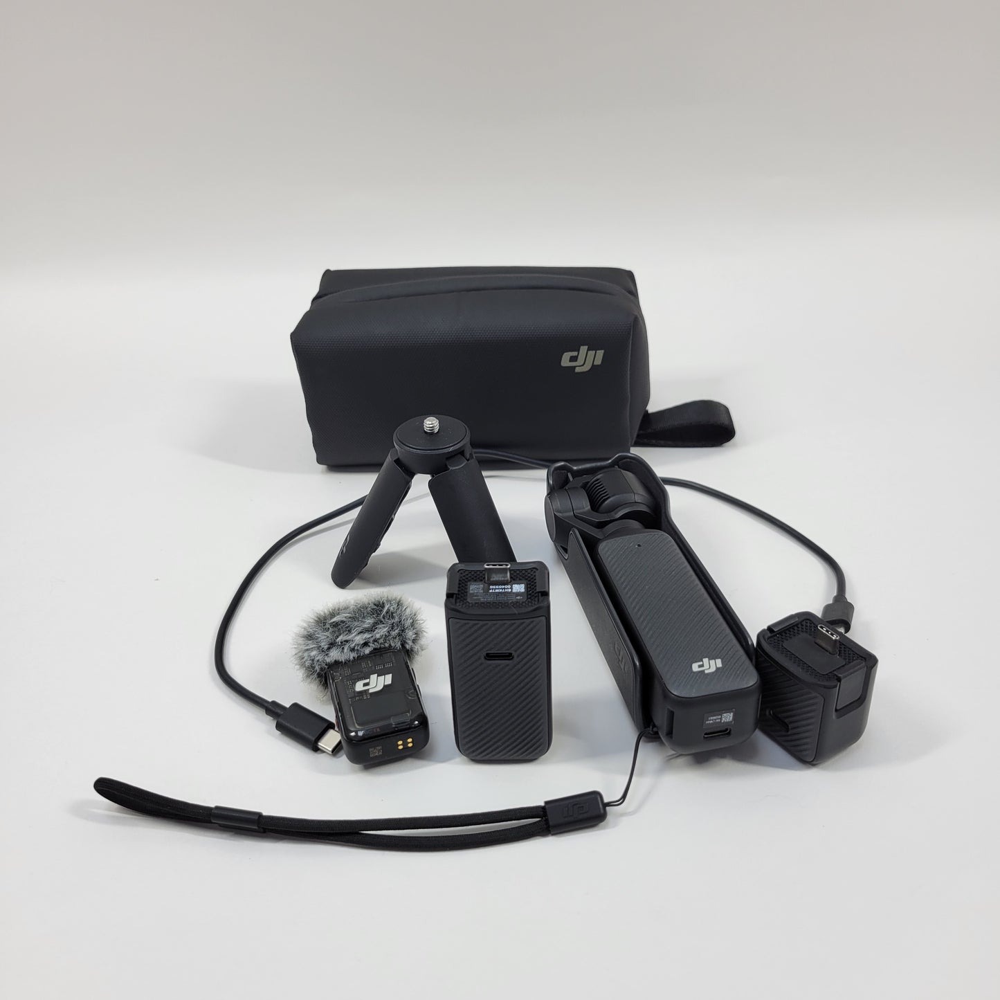 DJI Osmo Pocket 3 Creator Combo 9.4MP 3-Axis Gimbal Camera CP.OS.00000302.01