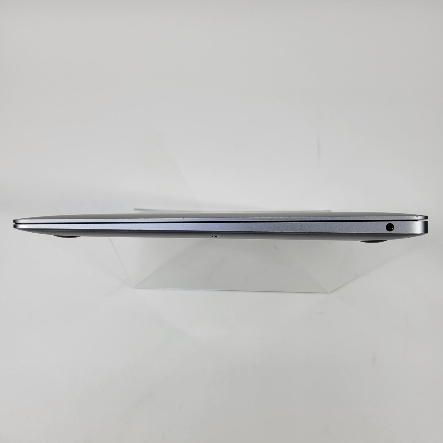 2020 Apple MacBook Air 13.3" i3 1.1GHz 8GB RAM 256GB SSD Space Gray A2179