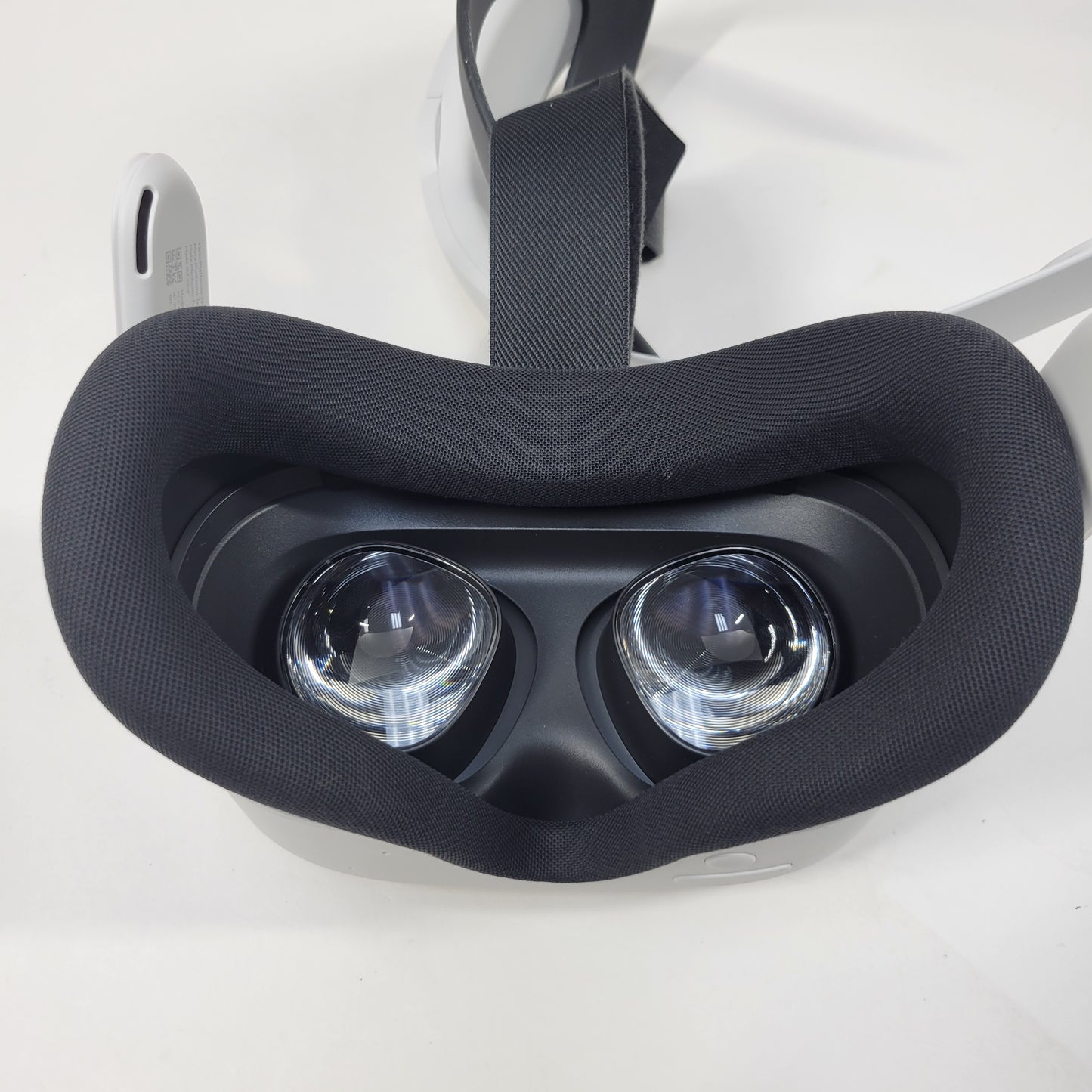 Meta Quest 3S 128GB Standalone All-in-One VR Headset P97