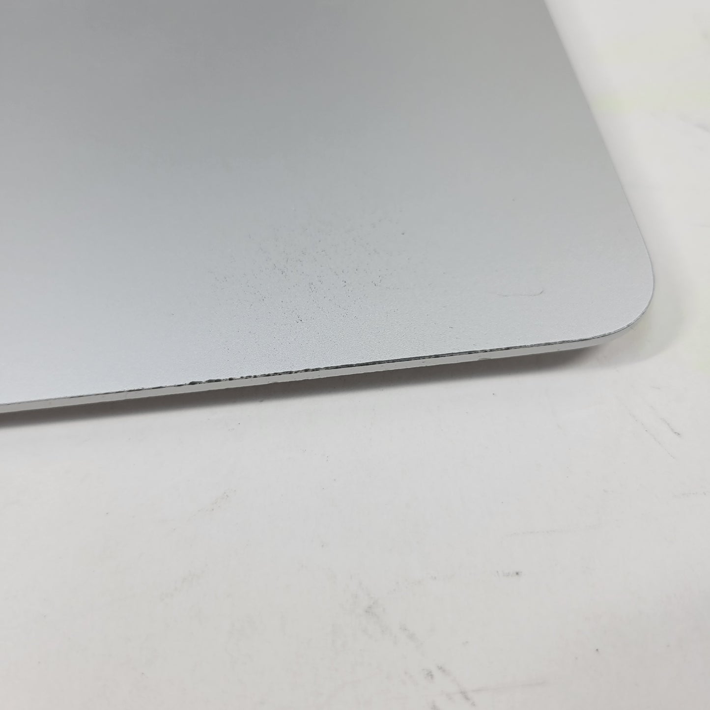 2018 Apple MacBook Air 13.3" i5 1.6GHz 8GB RAM 256GB SSD Silver A1932