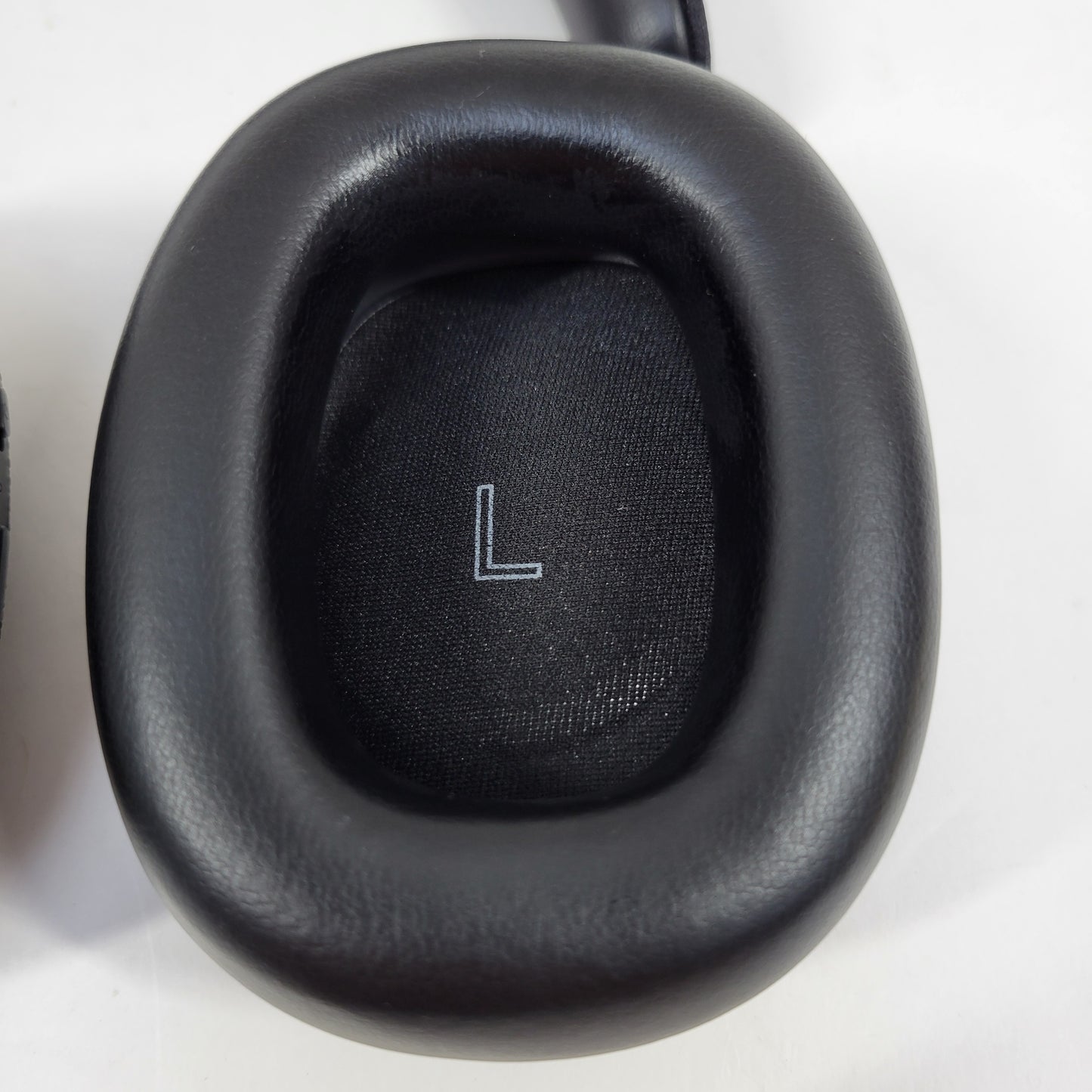 Bowers & Wilkins Px7 S2e Wireless Over-Ear Bluetooth Headphones Black FP44520