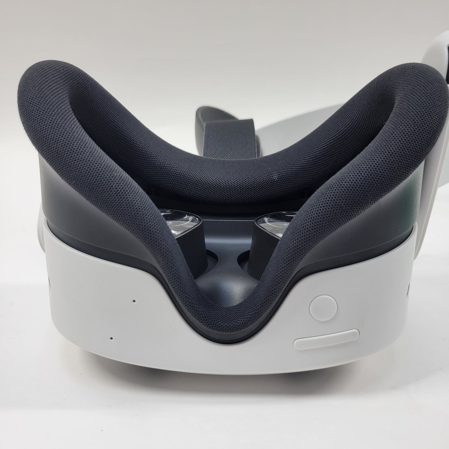 Meta Quest 3S 128GB Standalone All-in-One VR Headset P97